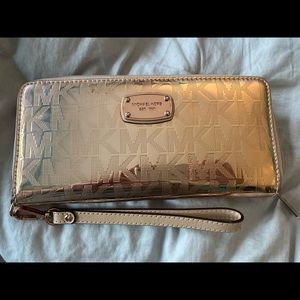 Rose Gold Michael Kors Wallet